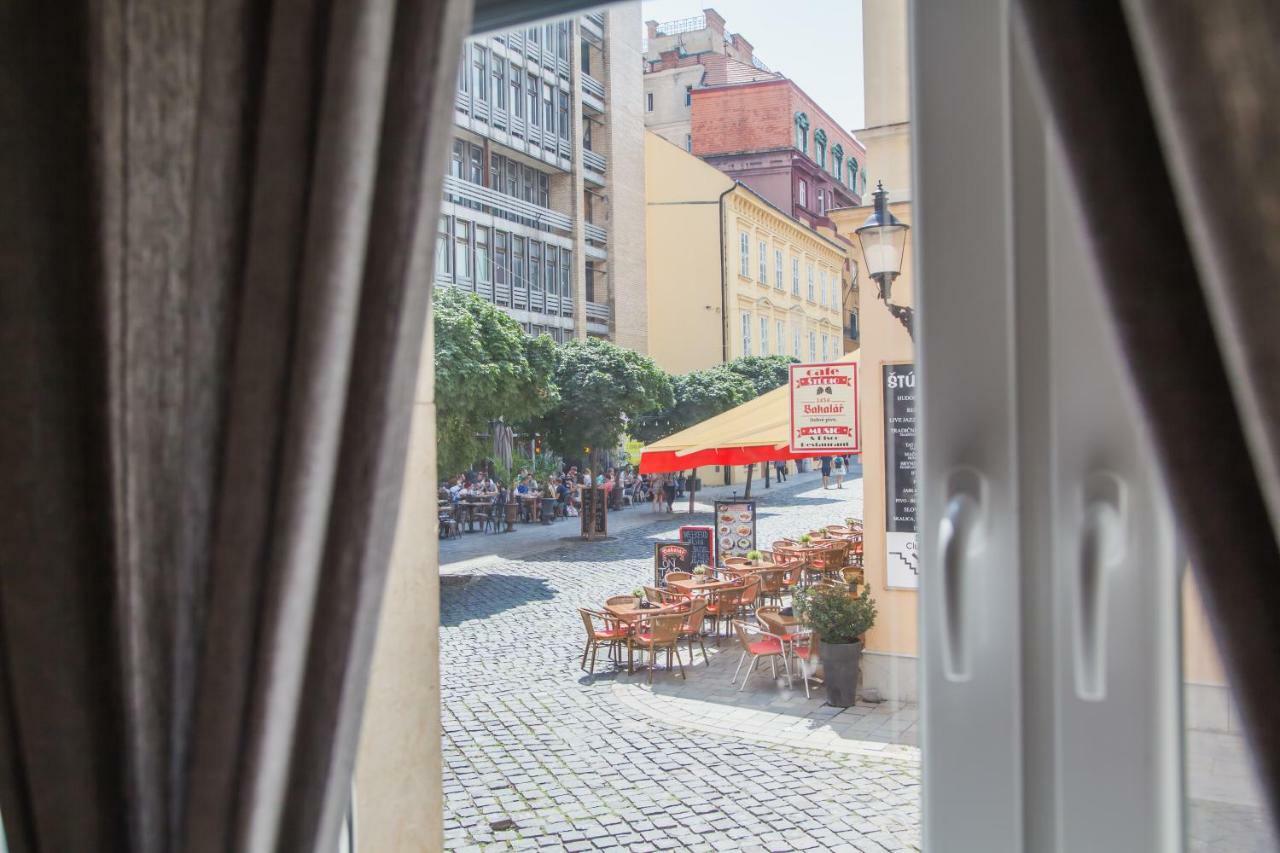 Downtown pedestrian zone apartment Bratislava Buitenkant foto