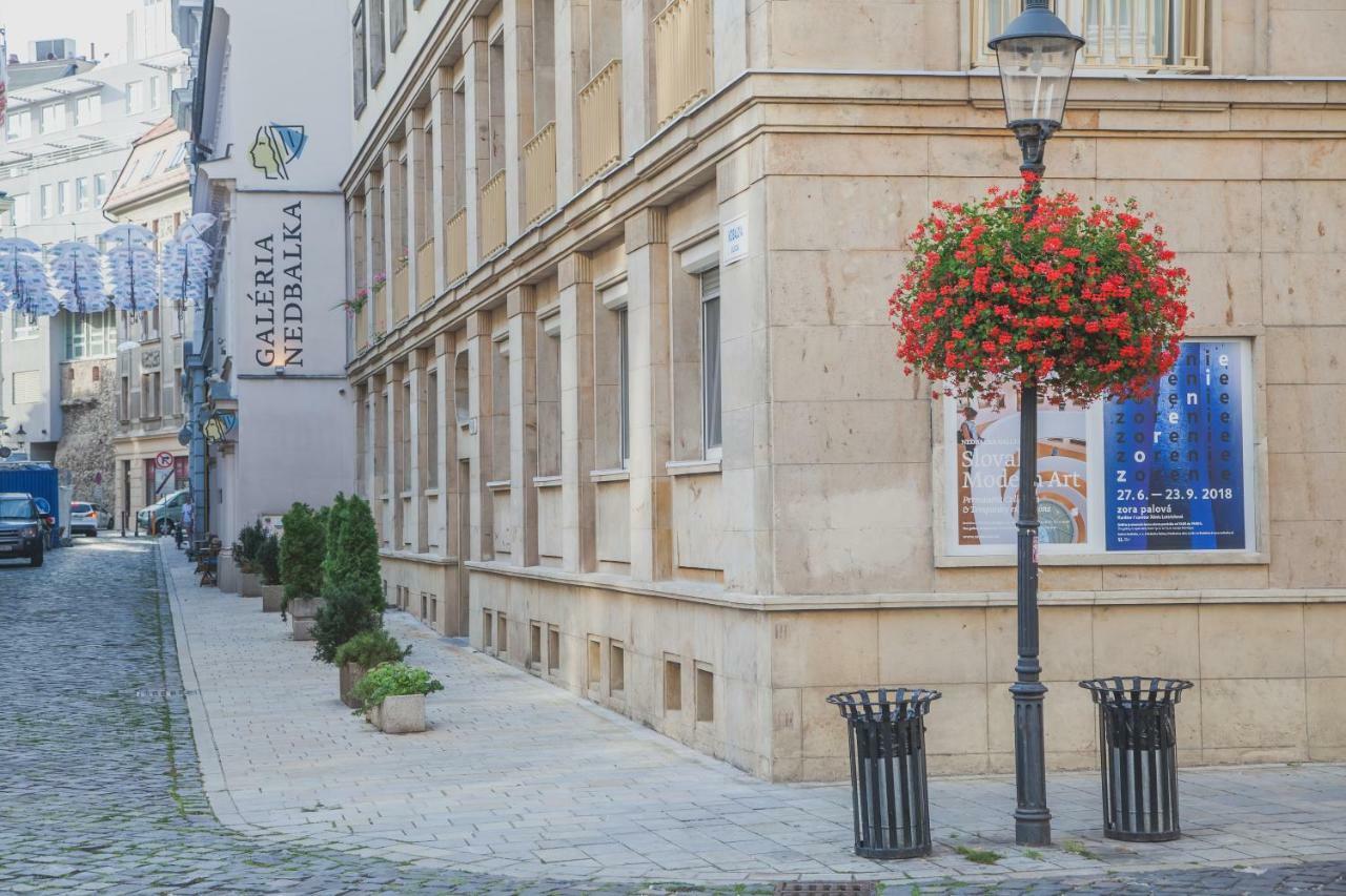 Downtown pedestrian zone apartment Bratislava Buitenkant foto